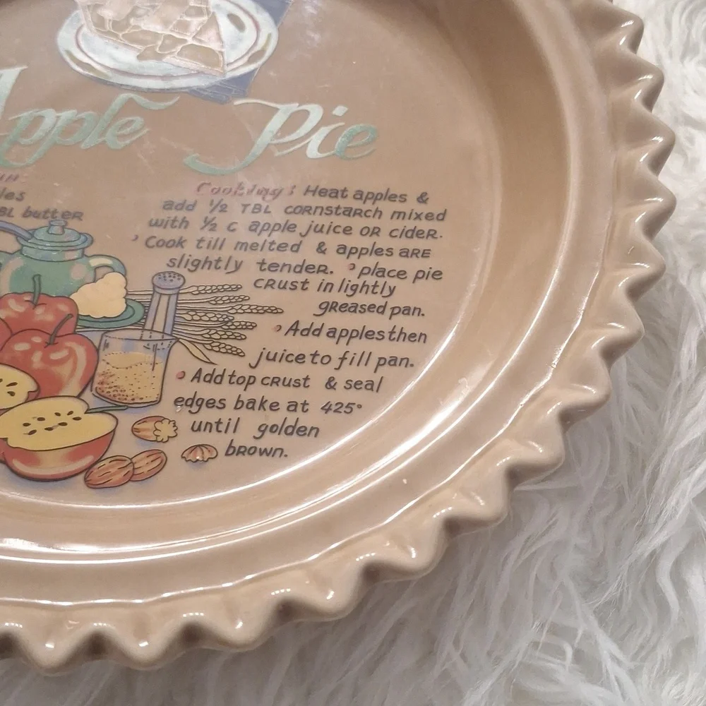 Universal Trumps Corp vintage apple